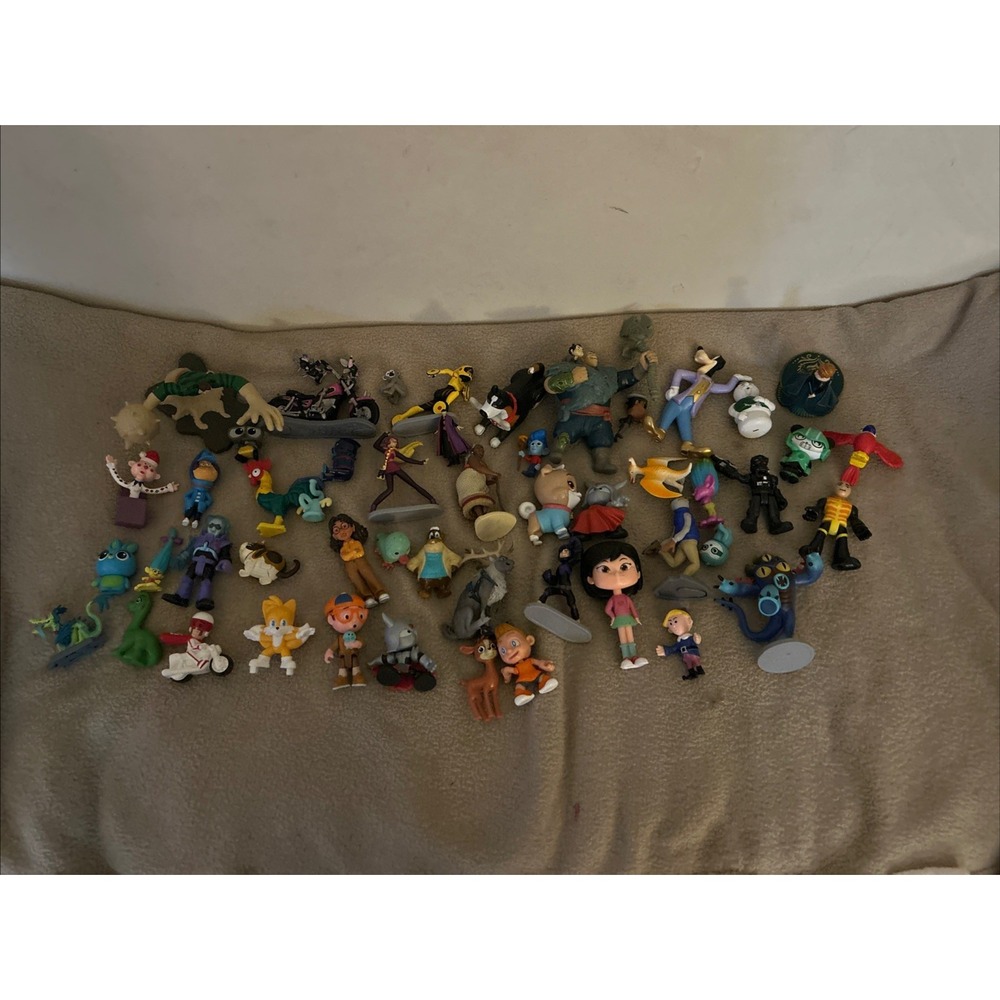 Mini PVC Action Figure Toy Lot Of (50) Marvel, Disney, Trolls, Goofy, Moana